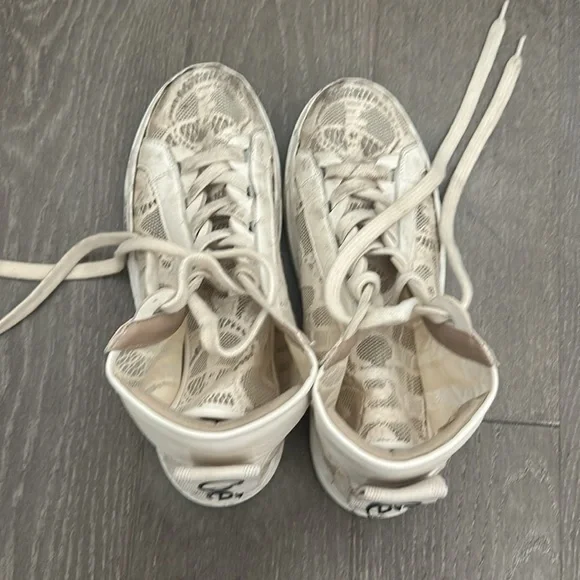CHLOÉ
Lauren Beige Lace High Top Sneaker - Picture 4 of 8